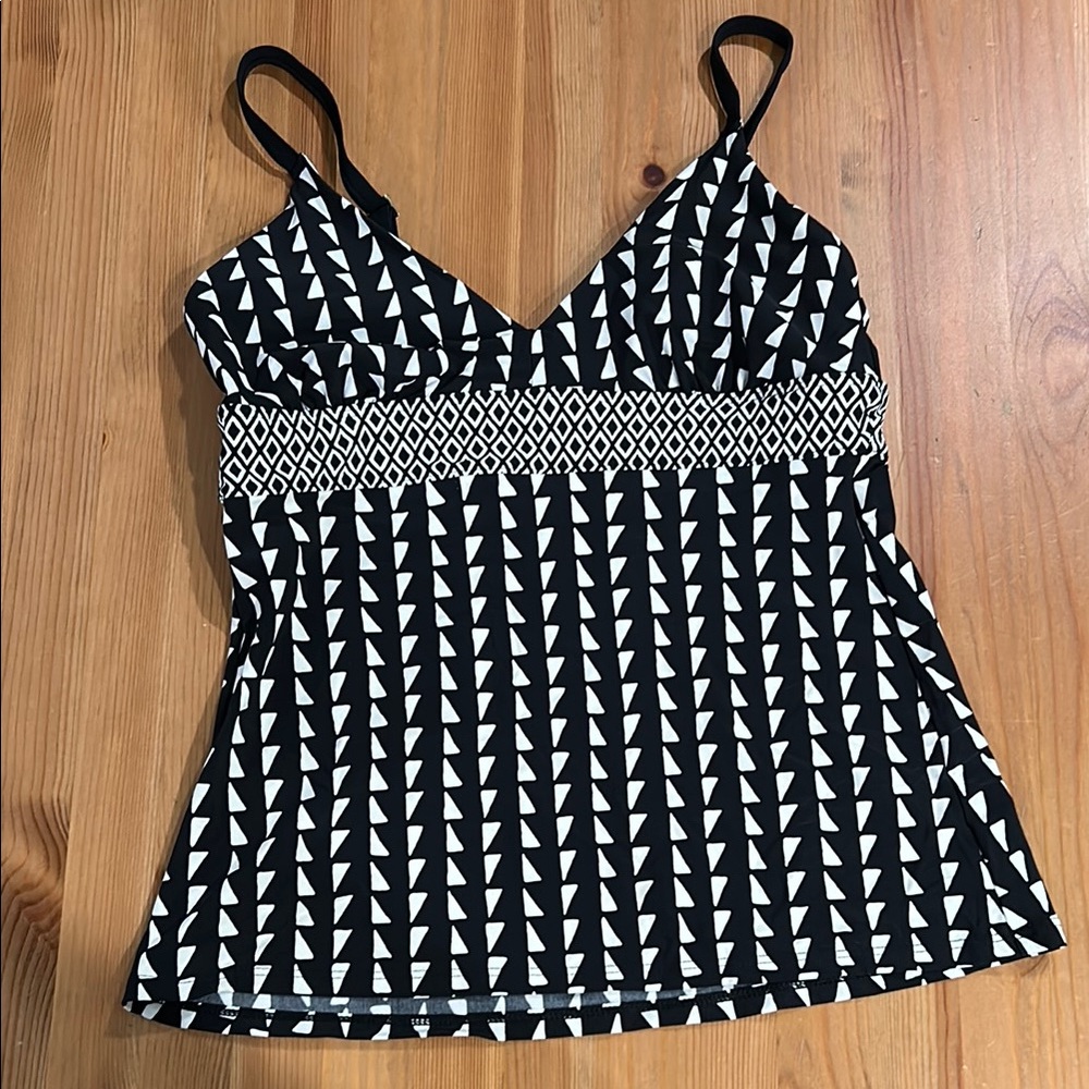 Lands End Black and White Geometric Women's Tankini Top